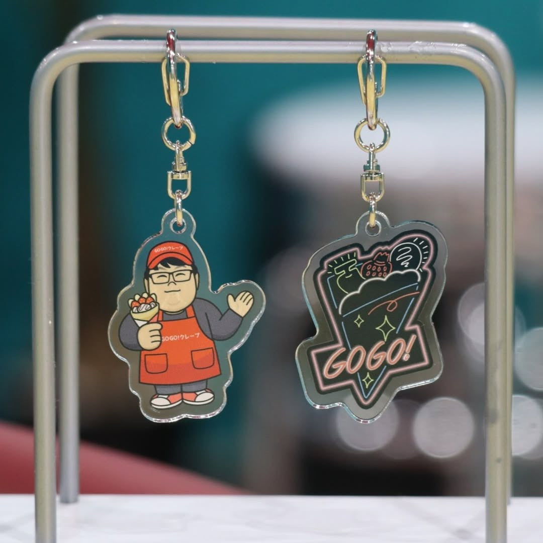 GOGO！クレープ　オリジナルアクリルキーホルダー　「メリー」　/　Original acrylic key ring of GOGO! Crepe 「Merry Store Manager」